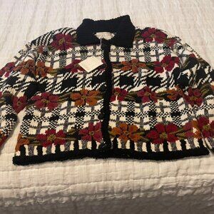 NWT Beuatiful Women's Hand Knit Jennifer & Compnay Cardigan Sweater - SZ Medium